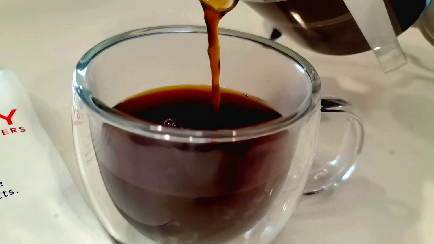 Disfrutando un café de prensa francesa